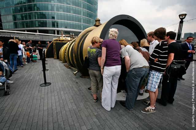 Telectroscope Gives A Live Visual Link Up Between
