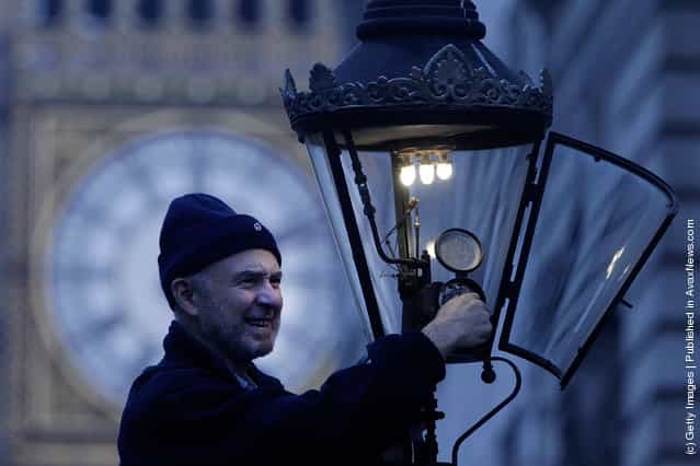 Martin Caulfield Services Some Of The Last Remaining Gas Street Lamps In The Capital