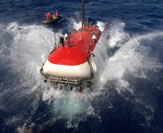 China-made Manned Submersible Reaches 6 965 Meters In The Mariana Trench