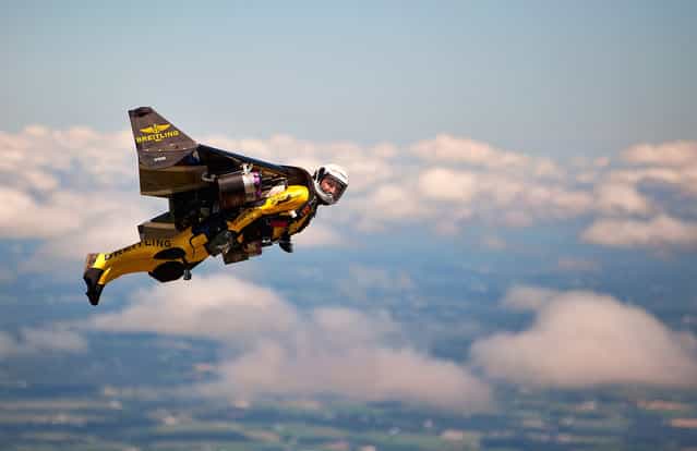 Jetman Performs at EAA AirVenture