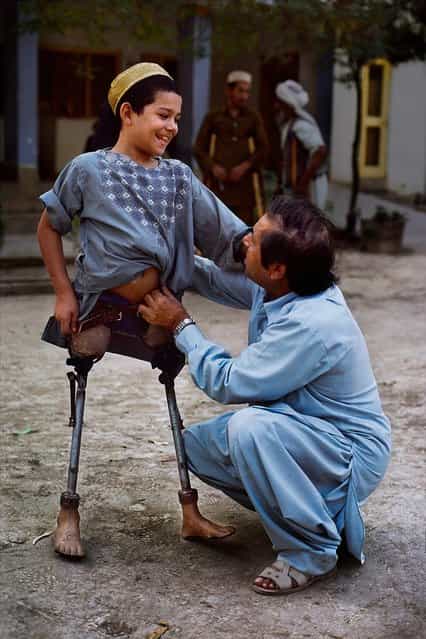 [The Universal Language] by Photographer Steve McCurry