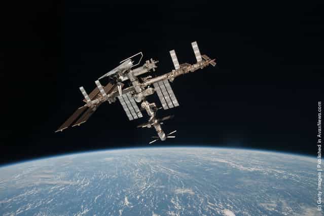 Endeavour Orbits Earth Docked To International Space Station