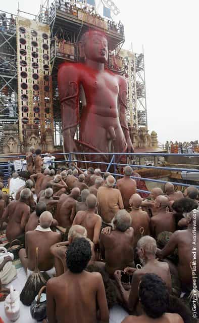 Jain Pilgrims Attend Mahamastak Abhisheka