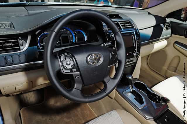 The center console of the new Toyota Camry Hybrid XLE 2012