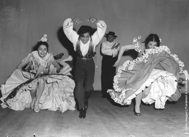 Flamenco, Spanish dancer Antonio with Carmen Rojas, left, and Rosita Segovia