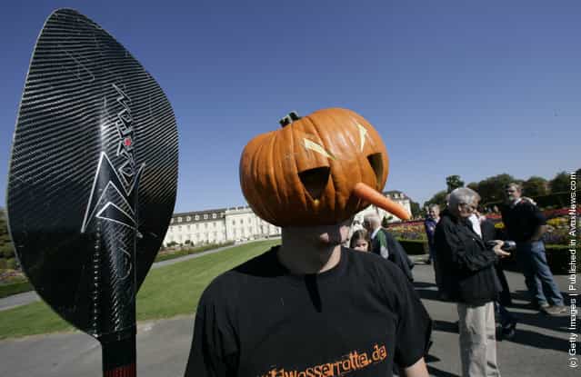 Giant pumpkin race
