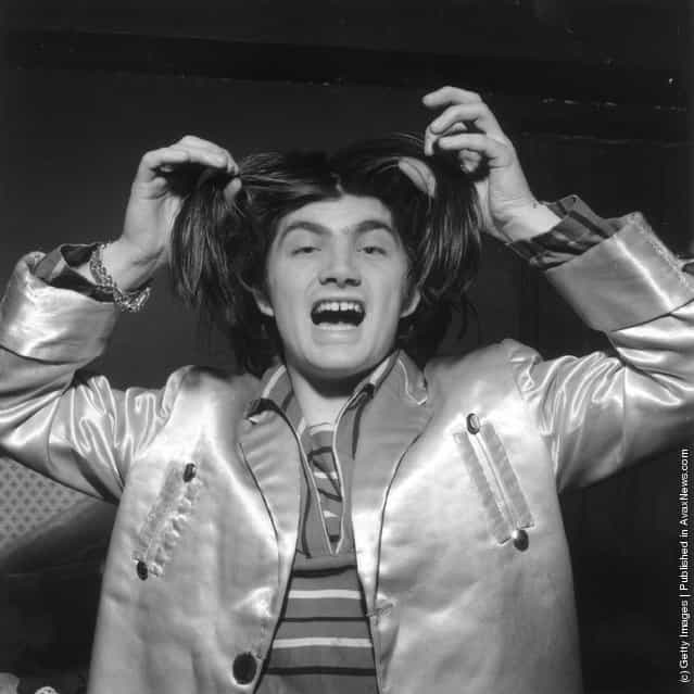 Pop singer, pirate radio station operator and would-be member of parliament, Screaming Lord Sutch (David Sutch) dancing at the Black Cat Club in Woolwich