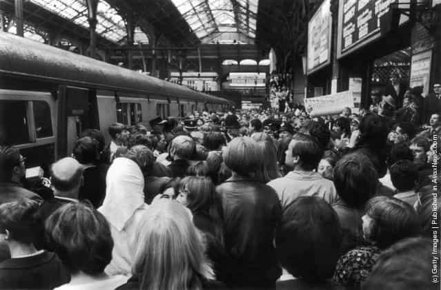 Fans of the pirate radio station, Radio London at Liverpool Street Station, London to protest at the governmentfs decision to outlaw offshore radio. Throughout the day, the stationfs disc jockeys, including Big L, had asked fans to meet them at Liverpool Street after Radio London closed down