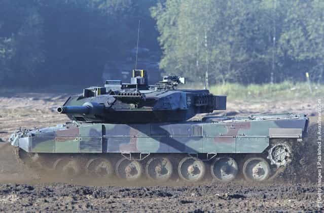 A Lepoard 2 battle tank