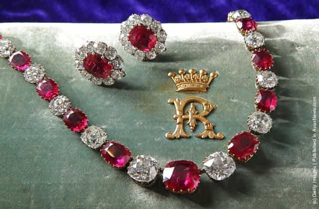 A rare ruby and diamond necklace and ruby earings from the 19th Century