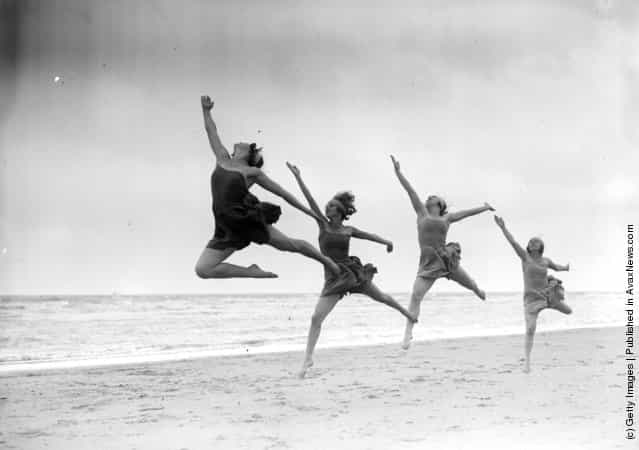 1929: Margaret Morris dancers exercising on the sands at Saint-Idesbald
