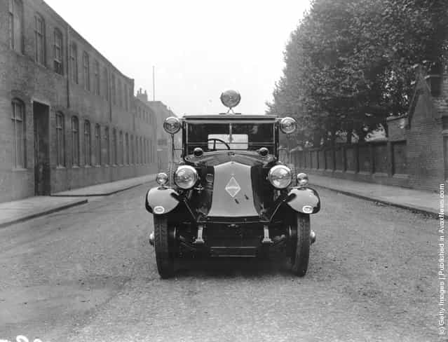 1926: A Renault with 11 headlights