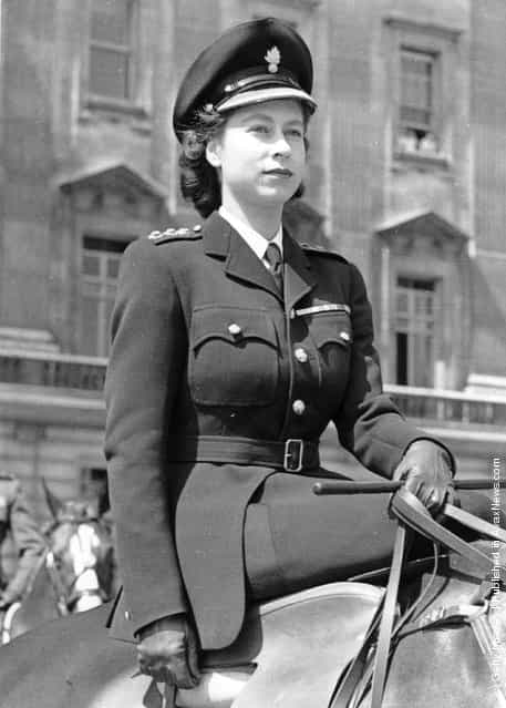 1947: Princess Elizabeth rides out from Buckingham Palace, London to the Horse Guards Parade