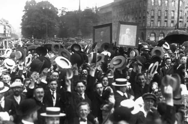 Exuberance on Unter den Linden in Berlin, following the declaration of war, 4th August 1914