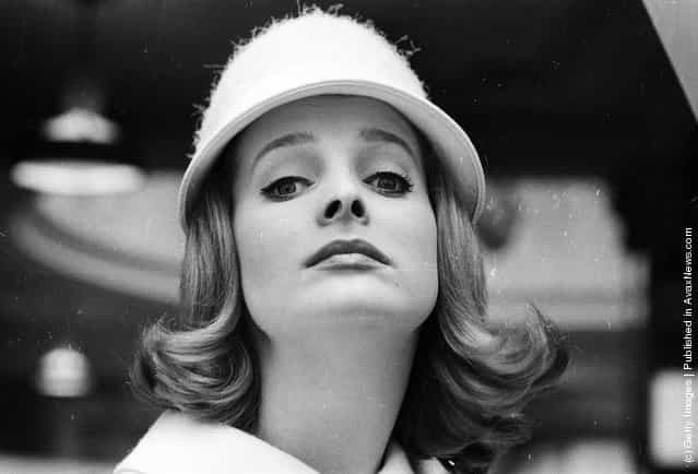 1963: British actress Millicent Martin models a soft-textured hat