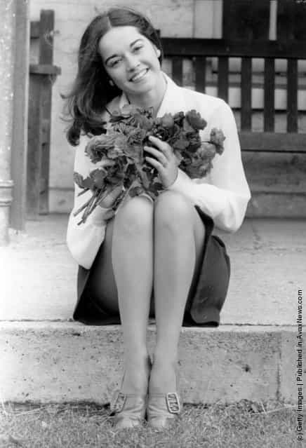 1972: The actress Gemma Craven with a bunch of Pye Colour roses at the Royal National Rose Societys Autumn show in the Royal Horticultural Society Hall, Westminister, London