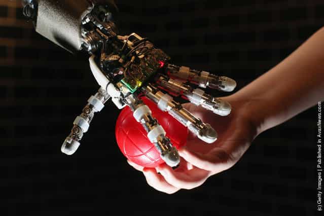 Dexmart robotic hand