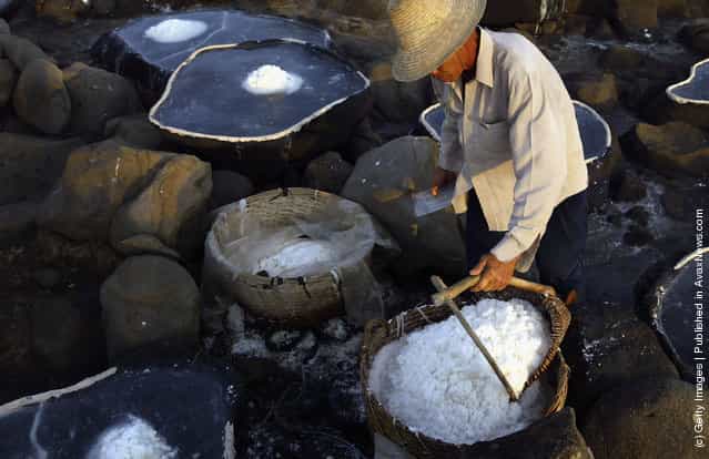 Villagers Evaporate Brine At Ancient Salt Fields