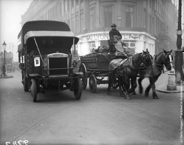 1919: One of the lorries being used to transport passengers during the tube strike
