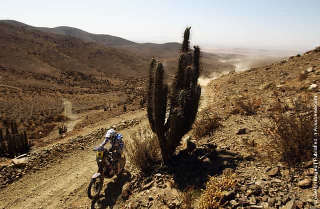 Oliver Pain of France and Yamaha Racing France/ELF in action during stage seven of the 2012 Dakar Rally