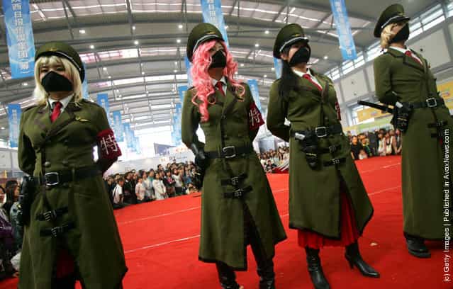 Fans present a comic-and-animation perforance during the Fourth West China (Xian) Cultural Industry Expo
