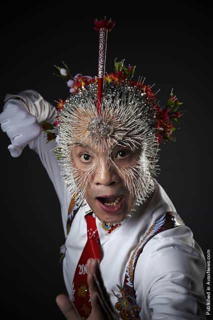 The most needles on the head is 2,009 and was achieved by Wei Shengchu of China on the set of [Lo Show dei Record], in Milan, Italy, on April 11th, 2009