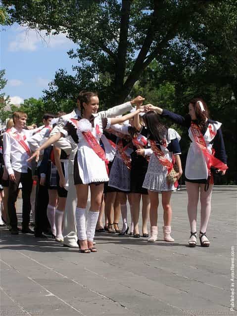 The Last School Bell Day in Luhansk 2010