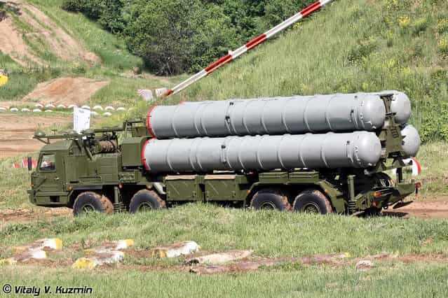 New self-propelled launch vehicle 5P90S on BAZ-6909-022 chassis for S-400 system