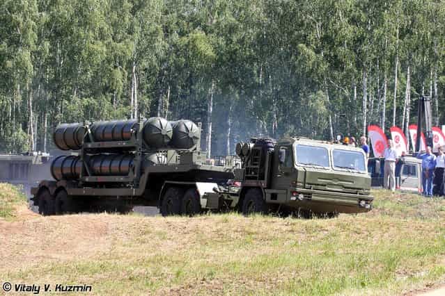 5T58-2 transport vehicle on BAZ-6402-015 chassis for S-400 system