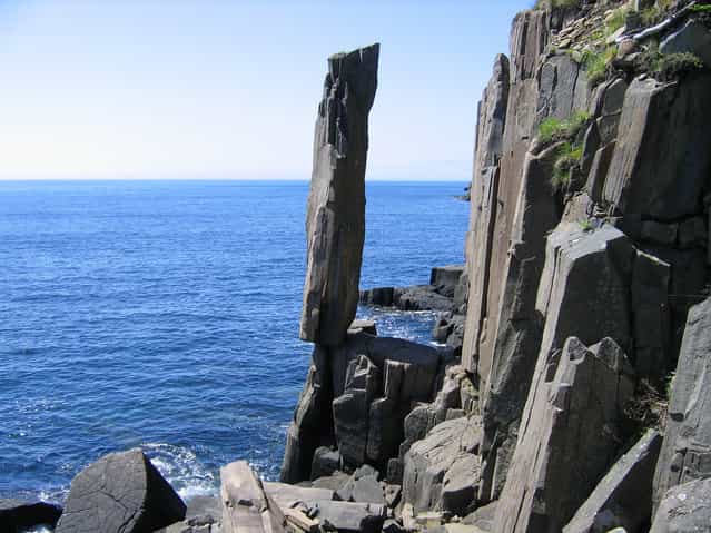 Balancing Rock in St. Marys Bay on Long Island, Nova Scotia (Digby Neck)