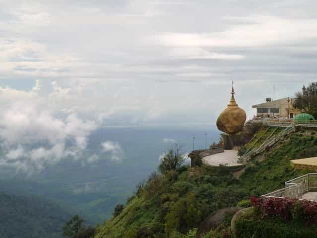 Kyaiktiyo Pagoda (also known as Golden Rock)