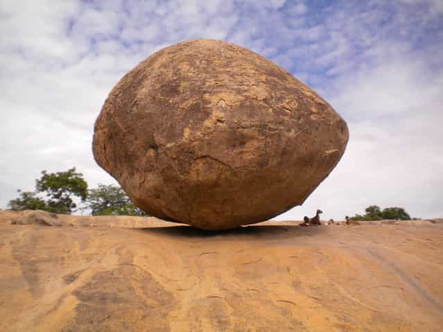 Mahabalipuram, India – The Krishna butter ball