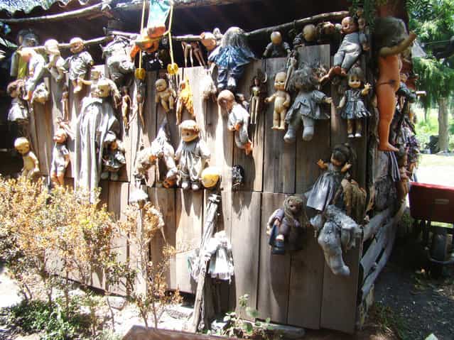 Xochimilco – Island of the Dolls – Wall of Death
