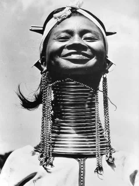 A Padaung, or Kayan woman. Originally a Mongolian tribe, the Padaung have been assimilated into the Karen group native to Mayanmar (Burma), circa 1950. (Photo by Three Lions)