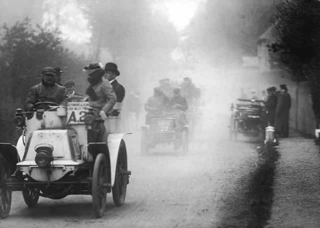 Pioneer motorist and aviator Frank Hedges Butler in his Panhard car, followed by Mr Astell in a New Orleans, a mile outside St. Albans on the return leg of the Automobile Club 1,000 mile trial, 1900. (Photo by Edgar Scamell)