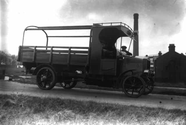 An early example of a commercial lorry. 9th January 1913.