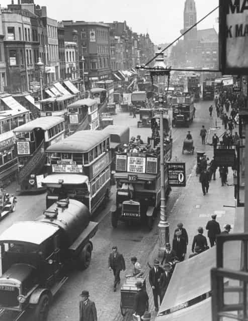 Traffic scene at Shoreditch, East London, 1929.