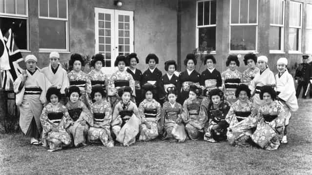 A group of geishas at Beppa, Japan, 8th March 1920. (Photo by Spencer Arnold)
