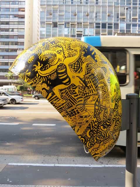Work: Phonebooth Rolim
Artist: Vitor Rolim
Address: Avenida Paulista, 925 – ahead of Brazil market