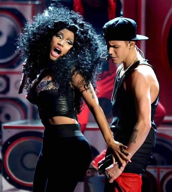Nicki Minaj and Justin Bieber perform at the 40th Anniversary American Music Awards, November 18, 2012. (Photo by John Shearer/Invision)