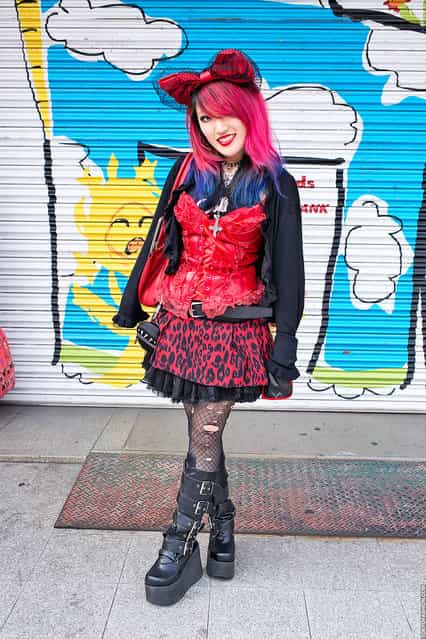 Red & Black Fashion in Harajuku. This is a friendly Japanese high school student named Lisa. I often run into her in Harajuku. (Tokyo Fashion)