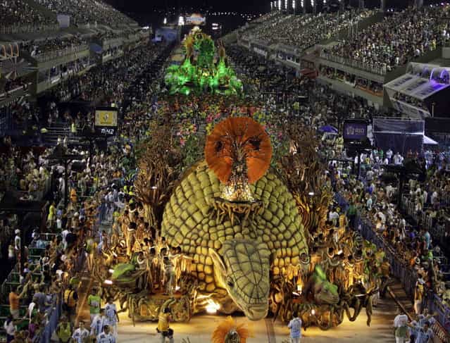 Revellers from the Vila Isabel samba school participate in the annual Carnival parade in Rio de Janeiro's Sambadrome February 12, 2013. (Photo by Ricardo Moraes/Reuters)