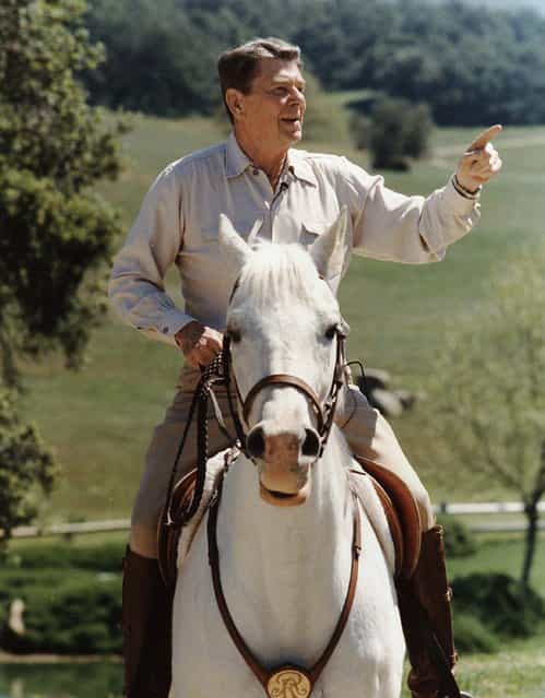 [President Ronald Reagan riding his horse El Alamein at Rancho Del Cielo, April 8, 1986]. (Photo by Pete Souza)