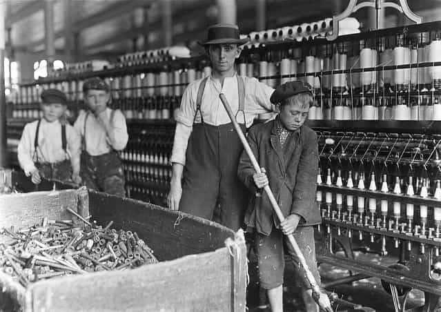 [Sweeper and doffer boys in Lancaster Cotton Mills, December 1, 1908]. (Photo by Lewis Hine)