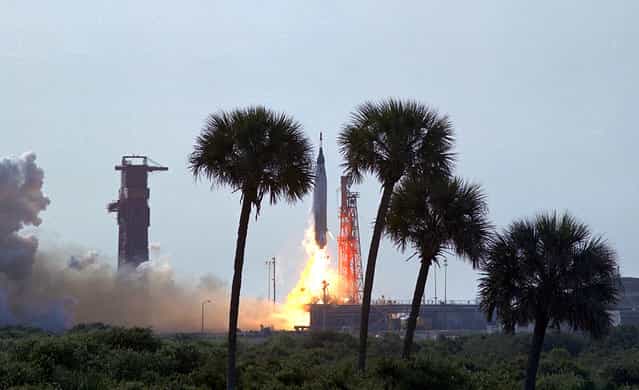 The launch of the Mercury Atlas 9 rocket with astronaut Gordon Cooper on board from Launch Pad 14 at Cape Canaveral, Florida, on May 5, 1963. Mercury Atlas 9 was the final manned space mission of the U.S. Mercury program, successfully completing 22 Earth orbits before splashing down in the Pacific Ocean. (Photo by NASA)