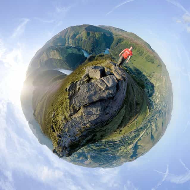 [The Summit of Win Hill, Derbyshire. Showing Ladybower Reservoir and Derwent Edge behind it, Bamford Edge behind me, Hope valley to the bottom right and Lose Hill at the bottom left]. ([Little Planets] Project. Photo and comment by Dan Arkle)