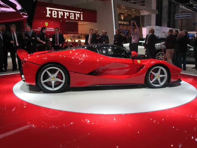 LaFerrari, the new limited-edition special series car from the Prancing Horse, has been unveiled at the Geneva International Motor Show 2013. The HY-KERS system and a carbon-fibre chassis, 6.3 liter V12 combining 789 horsepower with a 160-hp engine, low-end torque propels the sports car to 62 mph (100 km/h) in under three seconds, as you reach 124 mph in impressive manner after seven seconds, with a top speed of 205 mph. These are just few of the innovations sported by the new arrival. (Photo by Luis Fernando Ramos/G1)