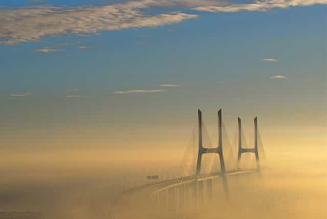 Vasco da Gama Bridge, Lisbon, Portugal. (Photo by F. Mira)