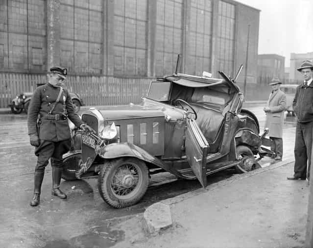 Auto wreck, 1935. (Photo by Leslie Jones)