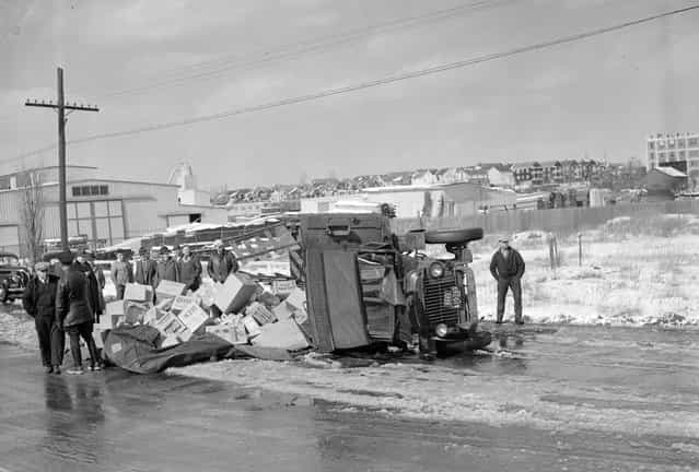 Auto wrecks, 1940s. (Photo by Leslie Jones)